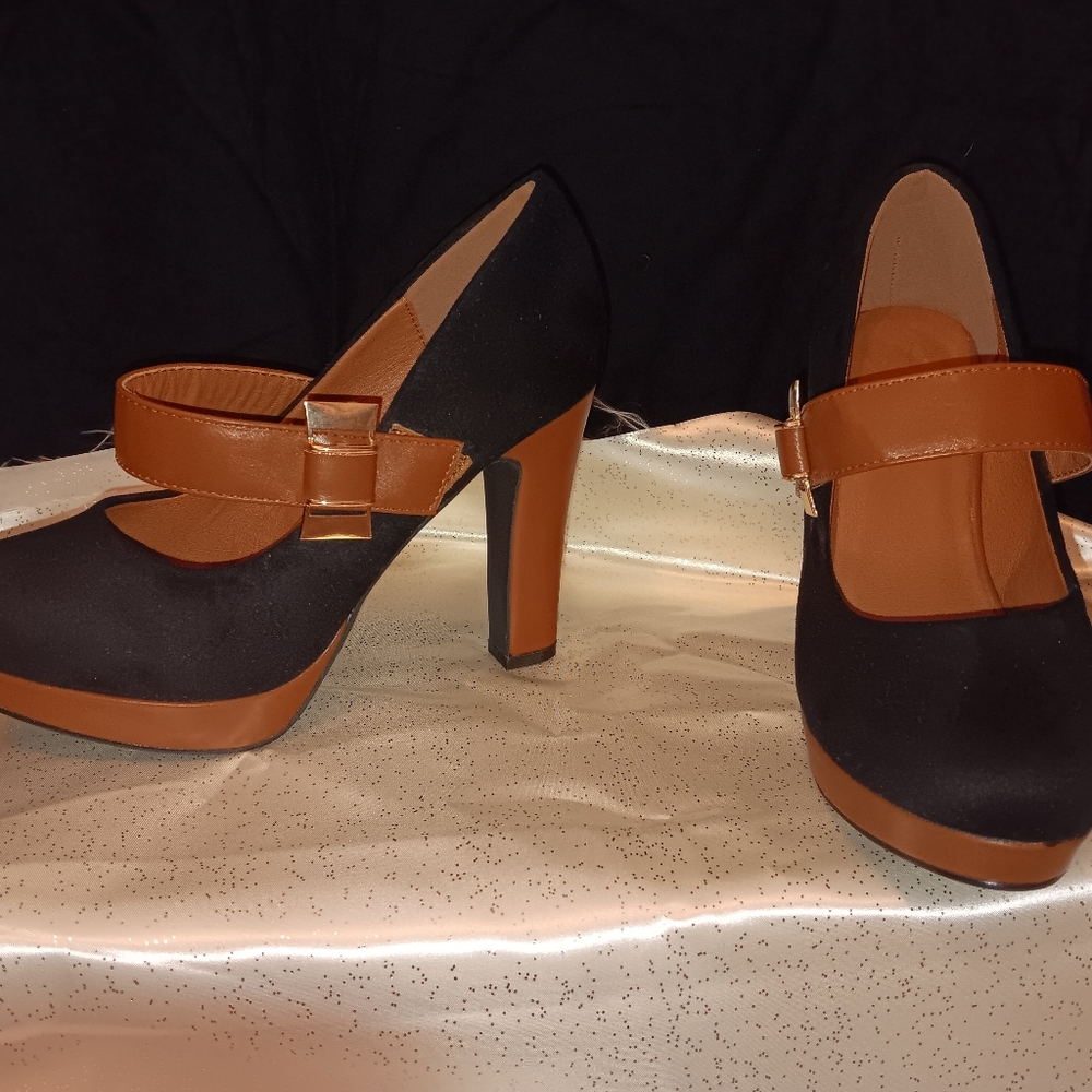 Shoes - Picture 4 of 13